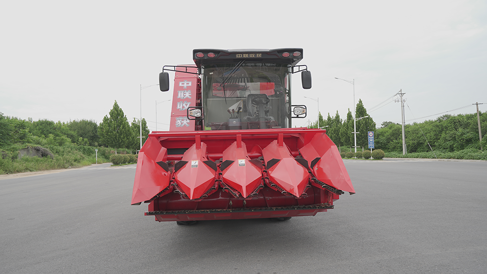 AG视讯4YZJ-4型自走式玉米穗茎收获机